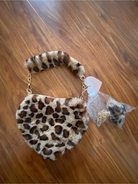 NWT New Willow & Ruby Brown Cheetah Heart Pom Pom Faux Fur Bag Removable Strap